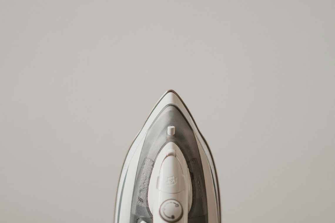 Steam iron: history and benefits